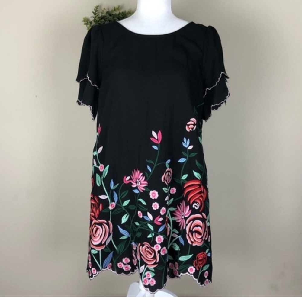 UMGEE Embroidered Floral Shift Dress Pockets Chic